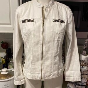 D Chicos white long sleeve zipper regular size denim jacket 2